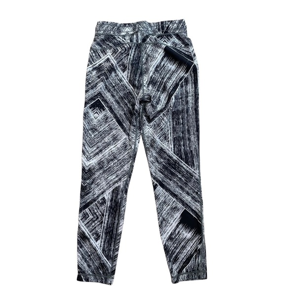 Lululemon Namaskar Pant II Heat Wave Black White Lightweight Travel Size 4 - Picture 2 of 8